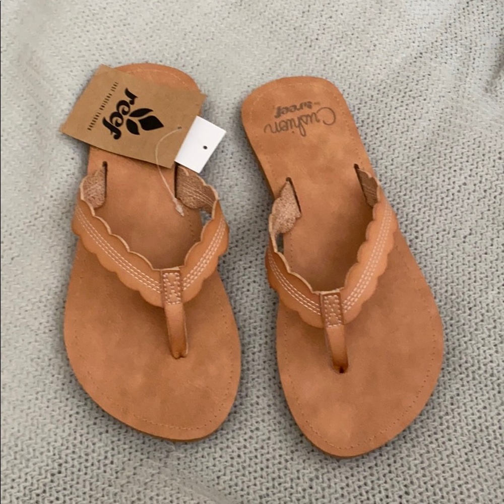 BRAND NEW CUSHION BY REEF